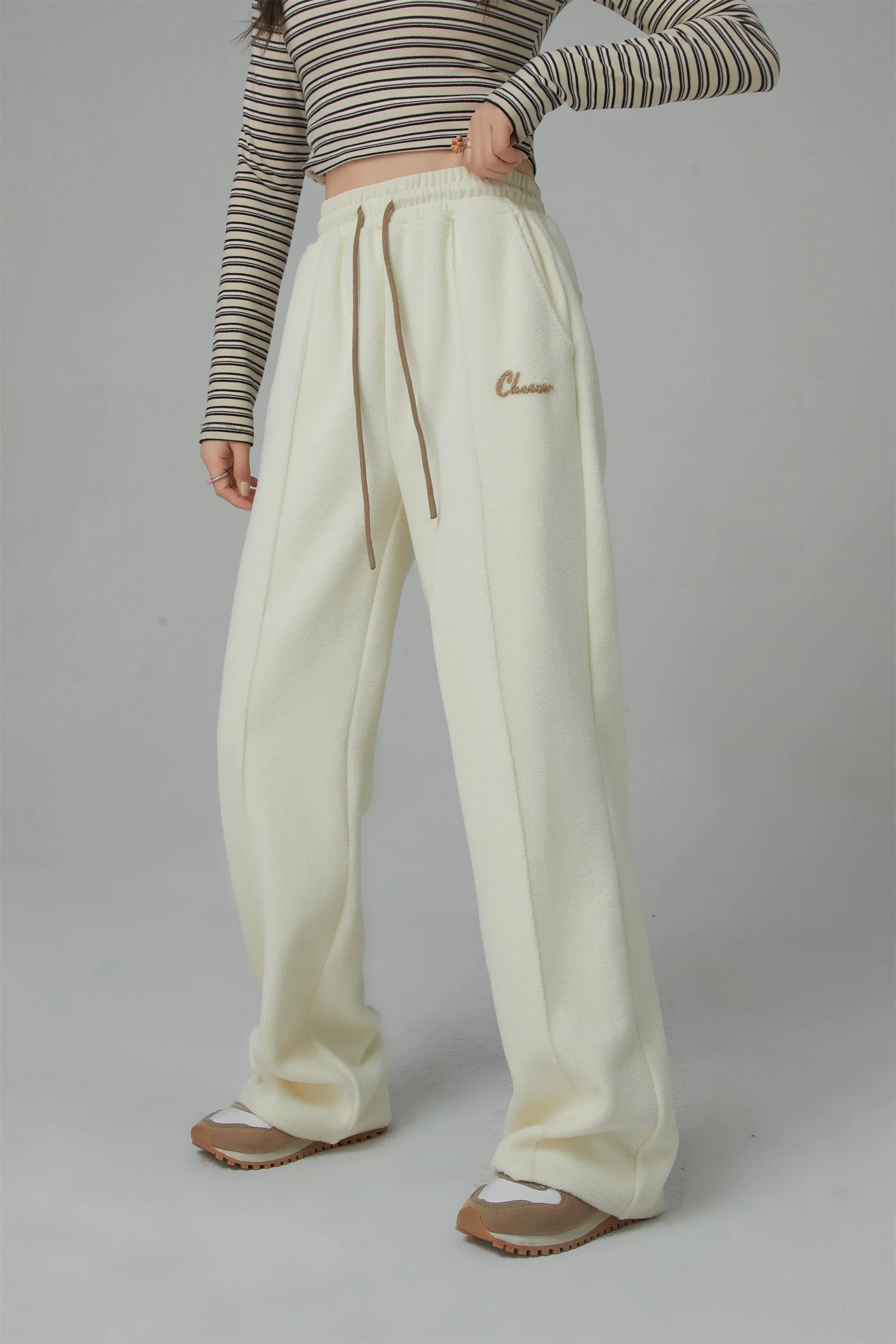 Back Hearts Fleece Wide Pants