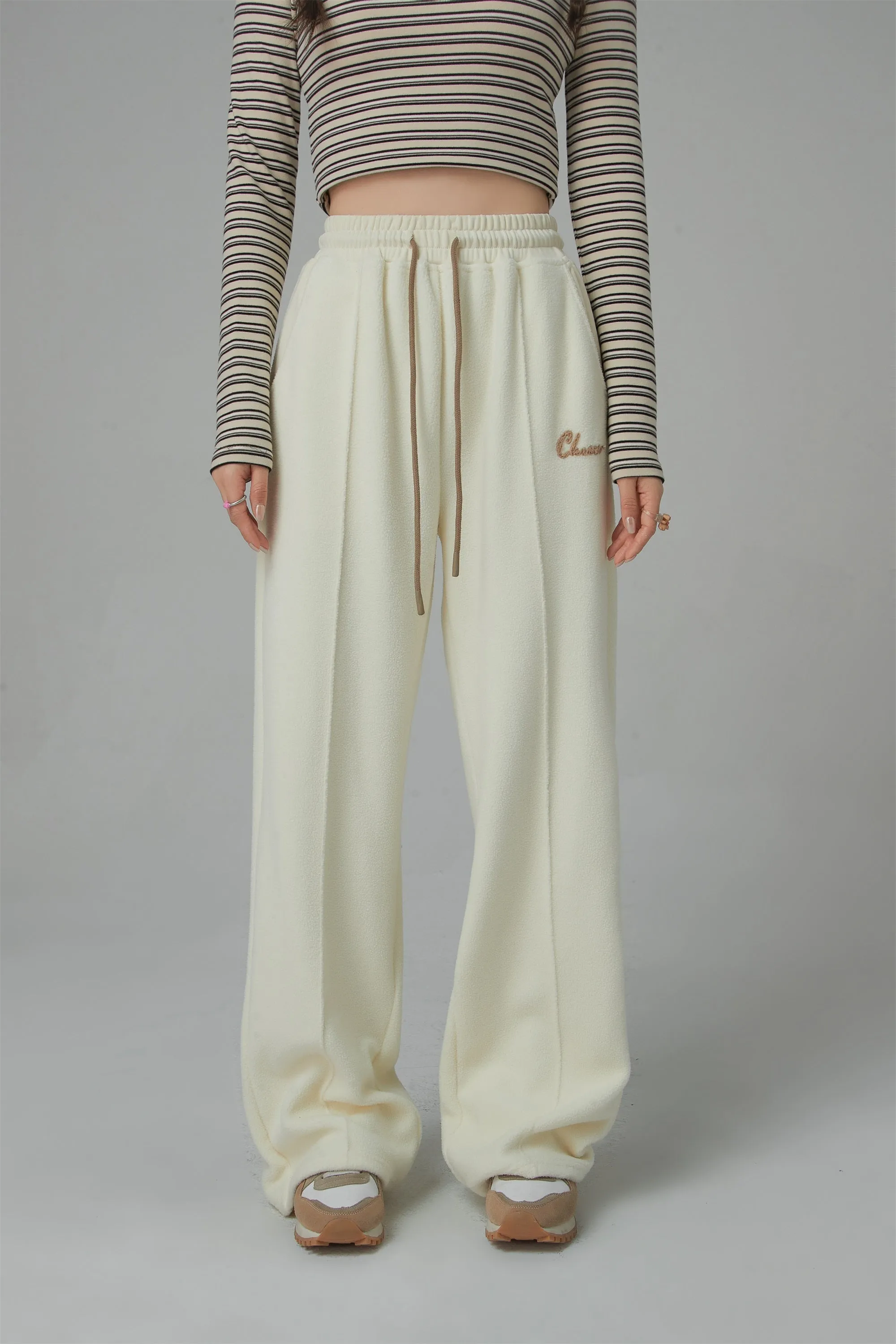 Back Hearts Fleece Wide Pants