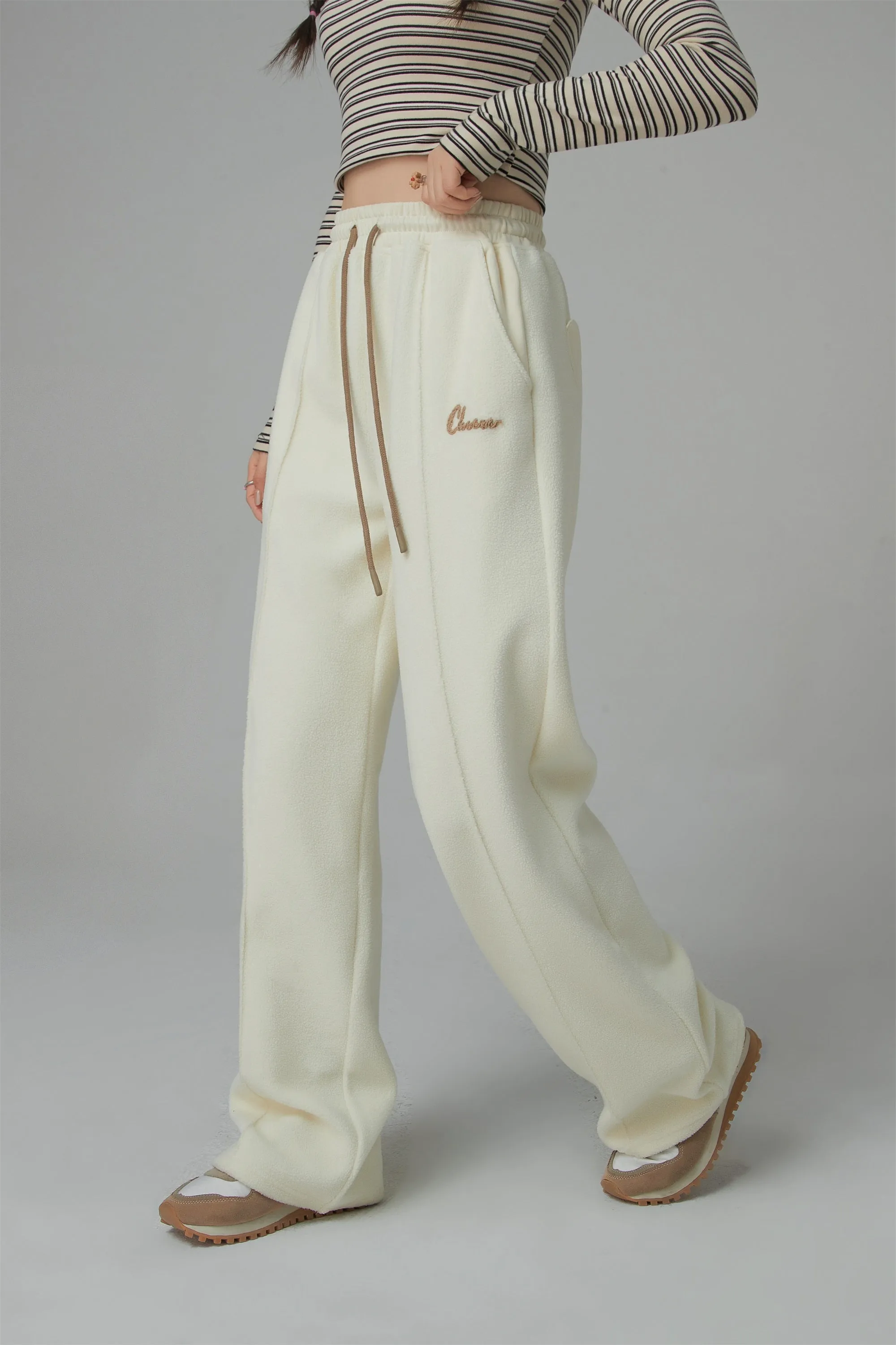 Back Hearts Fleece Wide Pants