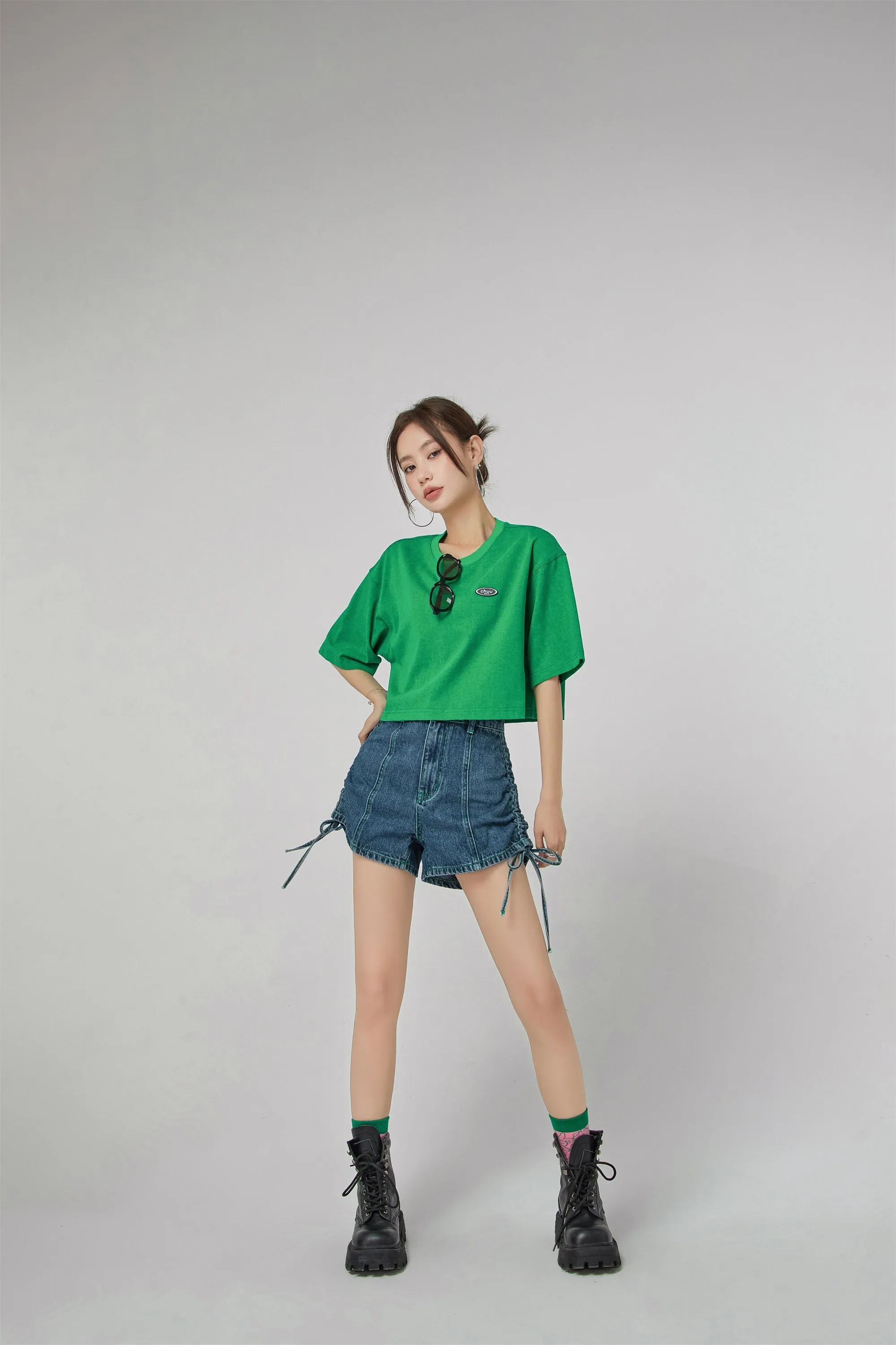 Chuu Logo Overfit Crop T-Shirt