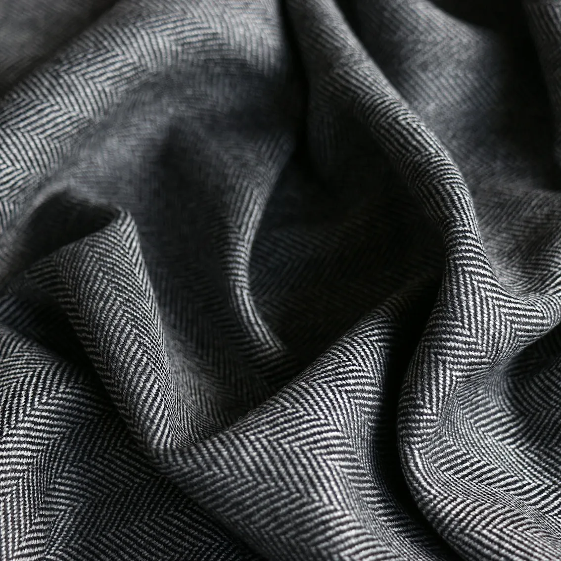 Herringbone Grigio Wool Suiting