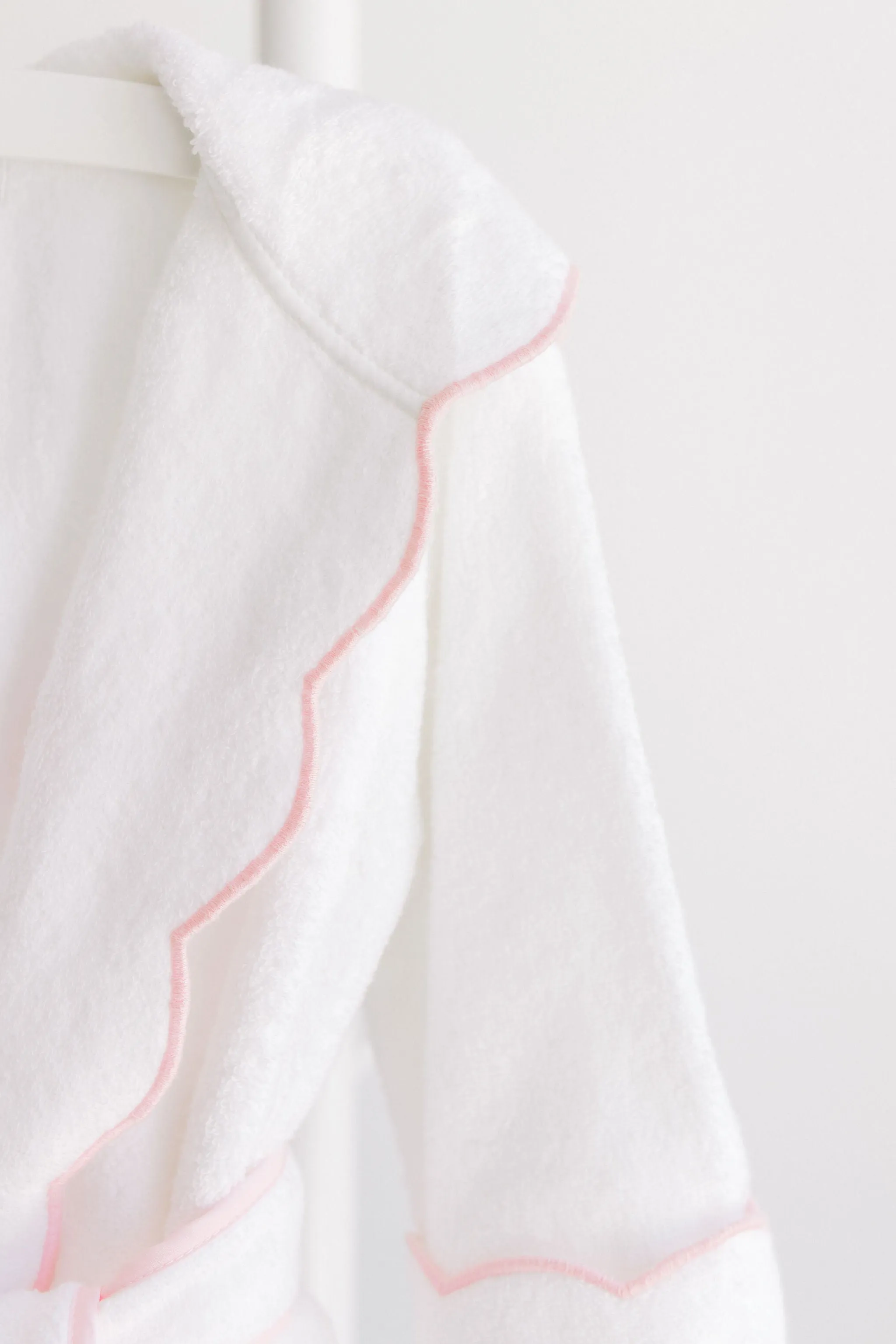 Pink Scalloped Trim Hooded Bathrobe